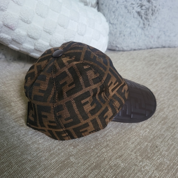 Fendi Brown and Black Cap - Picture 2 of 11